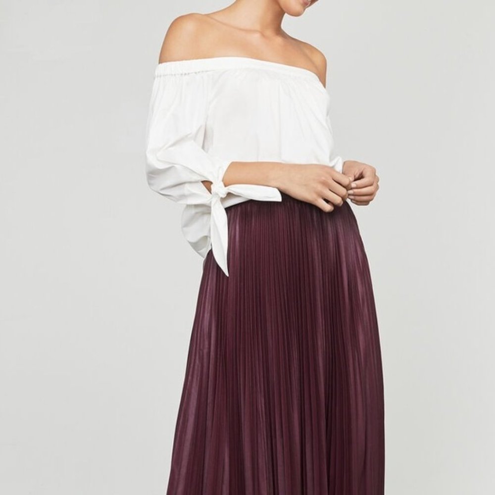 NWT Bcbgmaxazria Off white Tamsin off the shoulder tie sleeve top sz S